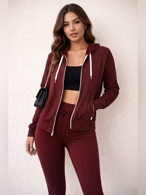 Vuori Halo 2.0 Zip Hoodie + Daily Leggings Activewear Set | Quite Luxury M/XL